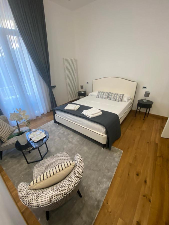 Downtown Napoli B&B - E Si Nun Canto Moro Dış mekan fotoğraf