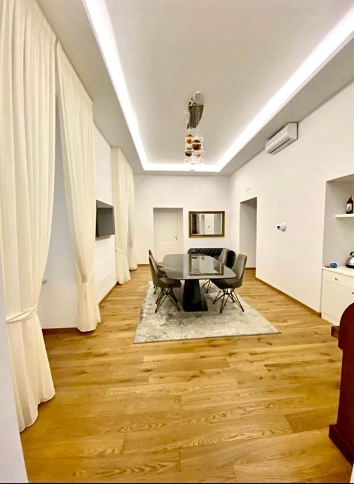 Downtown Napoli B&B - E Si Nun Canto Moro Dış mekan fotoğraf